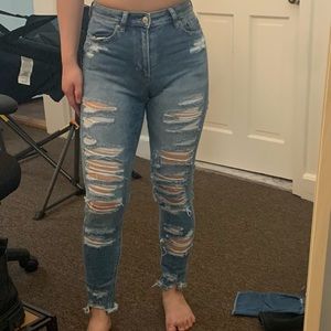 American Eagle Light Wash Mom Jean